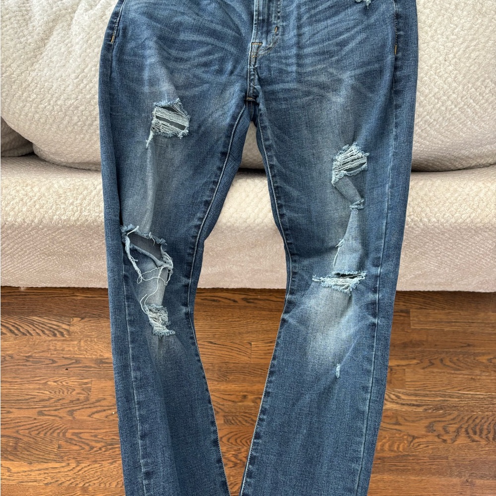 Distressed American Eagle men’s Blue Jeans